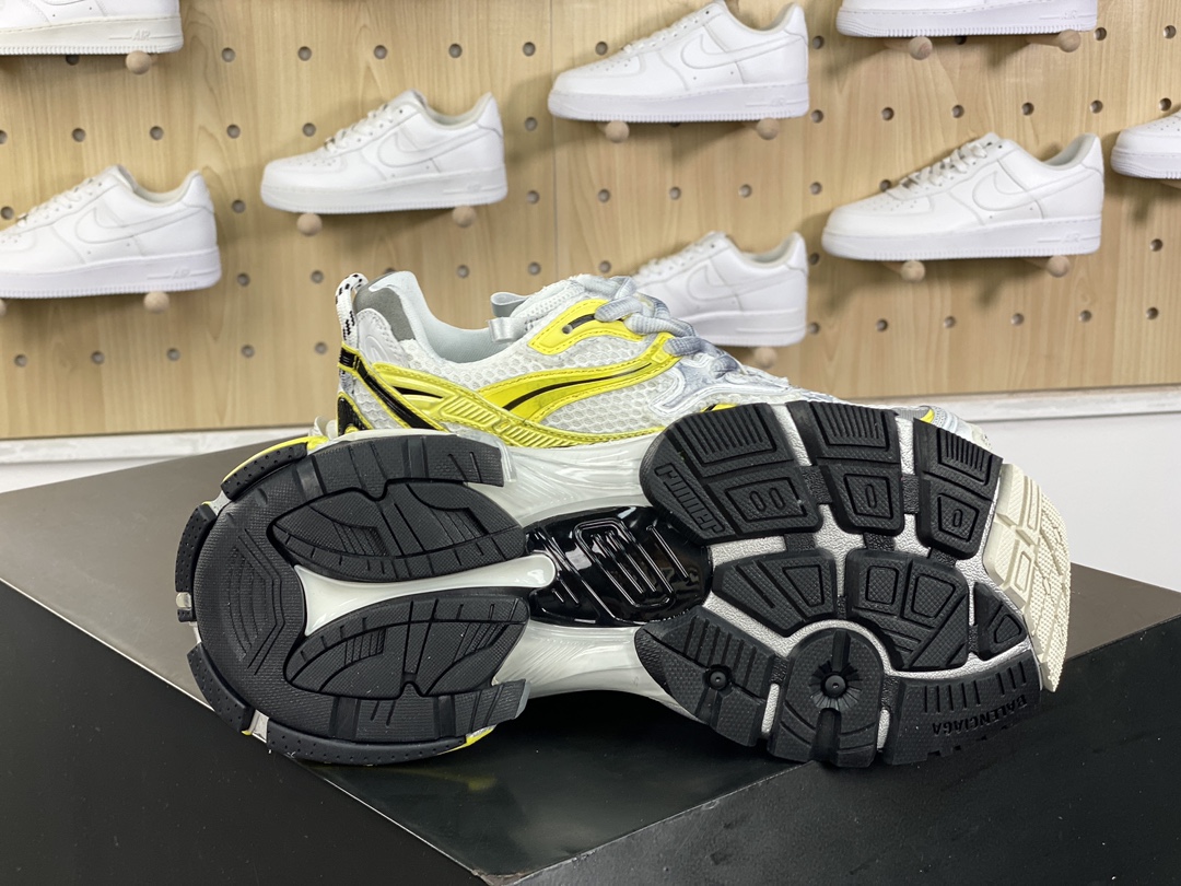 500 巴黎世家BALENCIAGA Runner Sneaker 3.0慢跑鞋“解构破坏白黑浅黄3.0”779064 W3RXP 9710