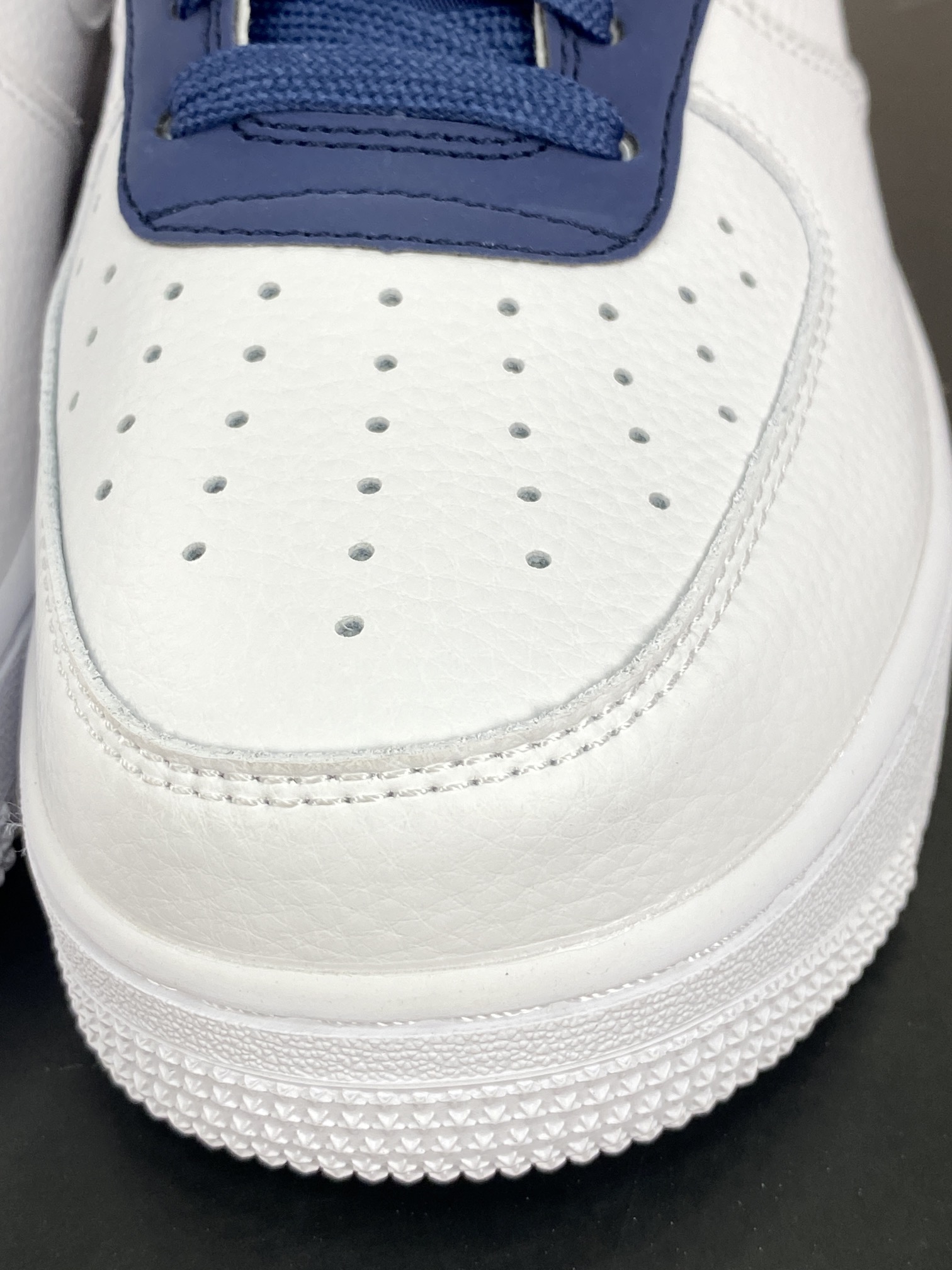 220 Fragment Design x Nike Air Force 1’07 Low"Fragment Design"空军一号板鞋“皮革白海军蓝藤原浩闪电”TT0801-606