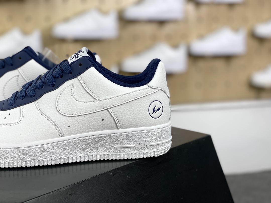 220 Fragment Design x Nike Air Force 1’07 Low"Fragment Design"空军一号板鞋“皮革白海军蓝藤原浩闪电”TT0801-606