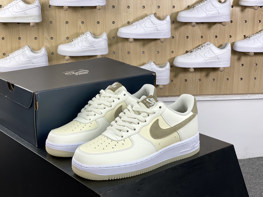 200 Nike Air Force 1 ’07 Low”SKhaki Coconut Milk”空军一号板鞋“皮革椰奶白黄卡其钩子”FN5832-101