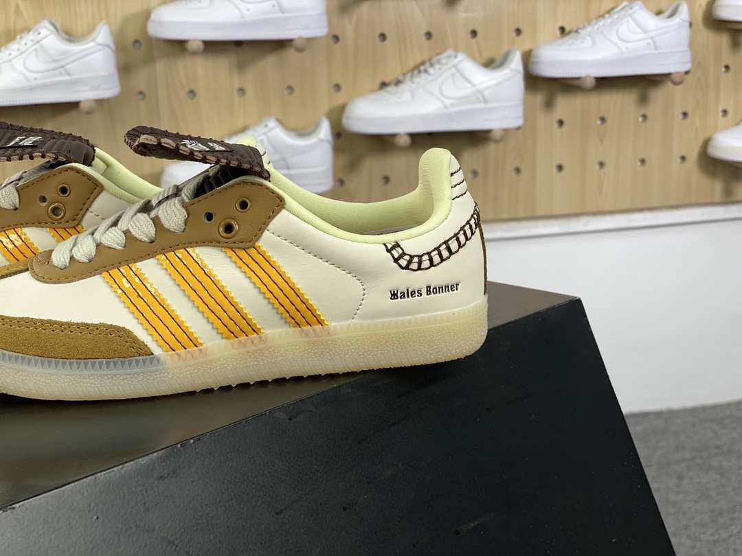 200 Wales Bonner x Adidas Originals Samba Classic"Light Yellow"桑巴舞板鞋“长鞋舌淡黄棕果冻底”IG5888