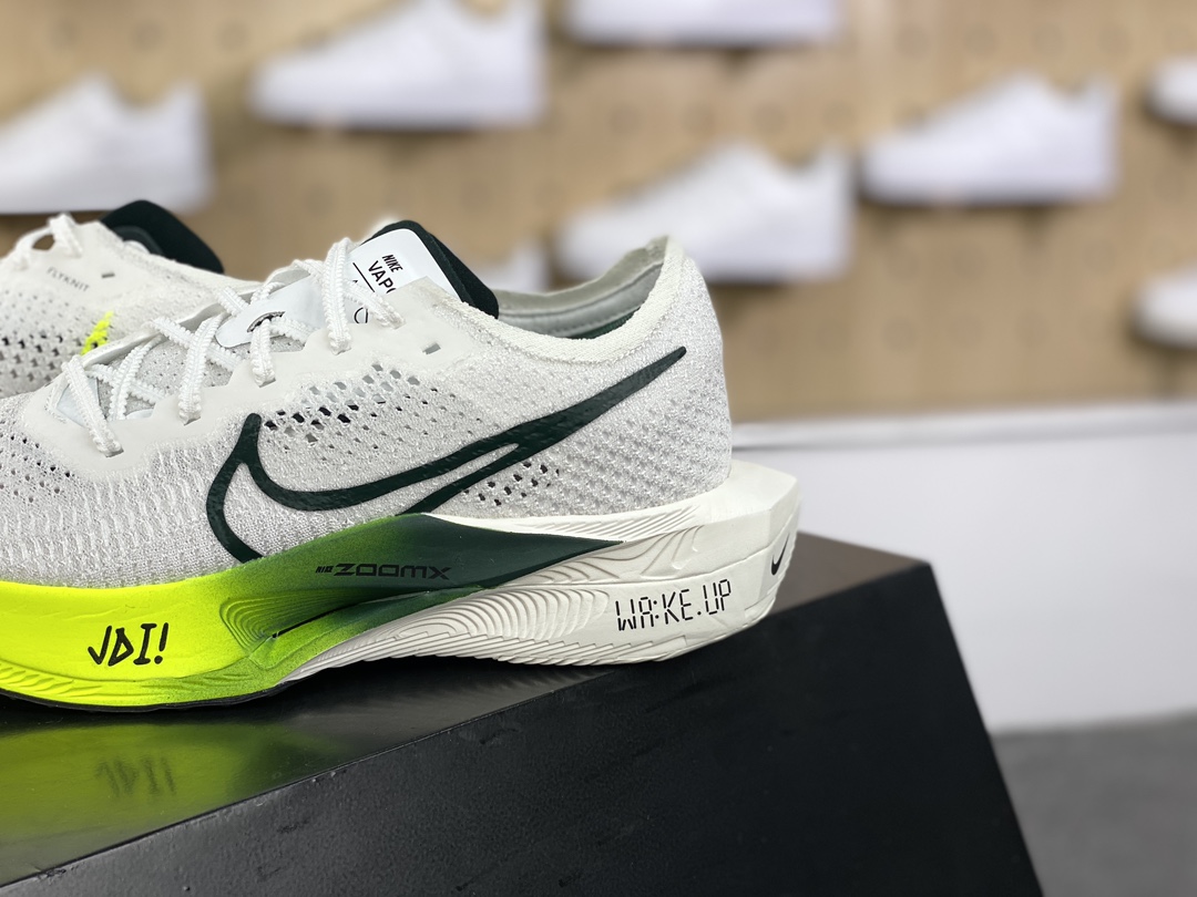 220 耐克Nike ZoomX Vaporfly Nextquot;White Pro Green"空气慢跑鞋“针织白深绿荧光绿渐变”FZ4017-100