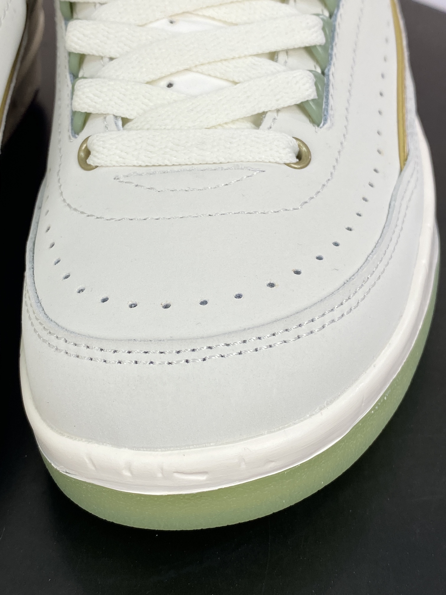 240 耐克Nike Air Jordan 2 Low Retro"Year of the Dragon"迈克尔篮球鞋“白绿红龙年”FJ3468-100