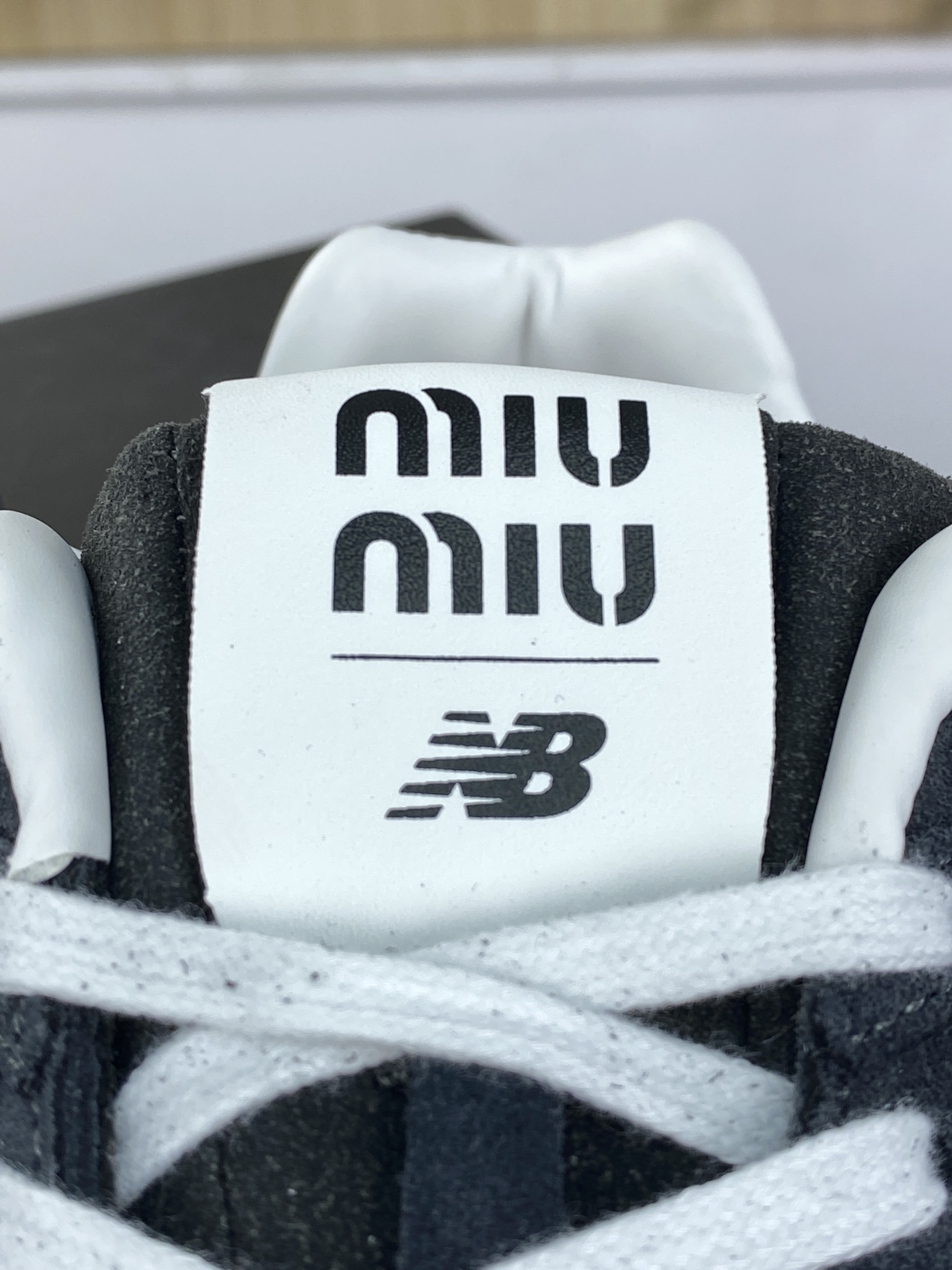 240 Miu Miu x NB新百伦New Balance 530 SL系列低帮经典复古慢跑鞋“联名煤灰生胶底”5E165E_Z5O_F0404_F_D005