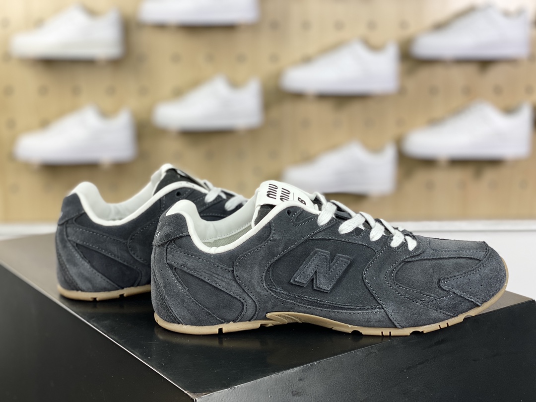 240 Miu Miu x NB新百伦New Balance 530 SL系列低帮经典复古慢跑鞋“联名煤灰生胶底”5E165E_Z5O_F0404_F_D005