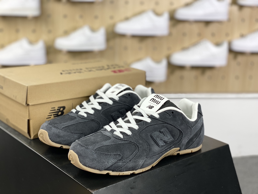 240 Miu Miu x NB新百伦New Balance 530 SL系列低帮经典复古慢跑鞋“联名煤灰生胶底”5E165E_Z5O_F0404_F_D005