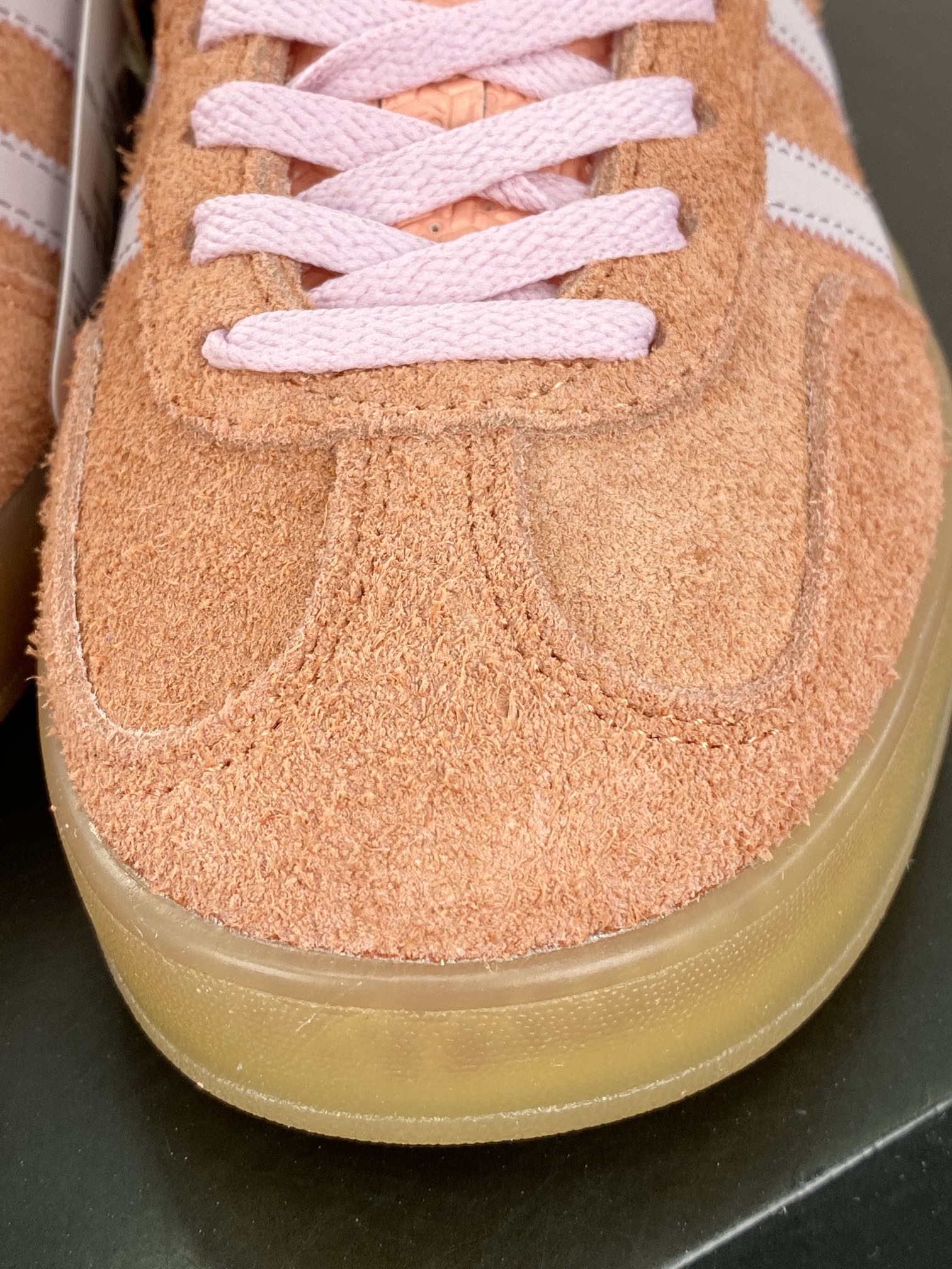 140 阿迪达斯Adidas Gazelle Indoor Trainers 羚羊内训系列低帮板鞋“翻毛肉橘粉浅灰生胶底”IE2946