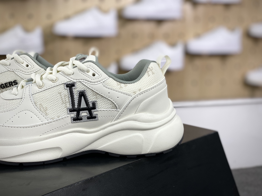 220 LA Dodgers x MLB Fastball Classic Monogram 快球系列低帮慢跑鞋“米白银黑LA印面LOGO”3ARNFSB4N-07CRS