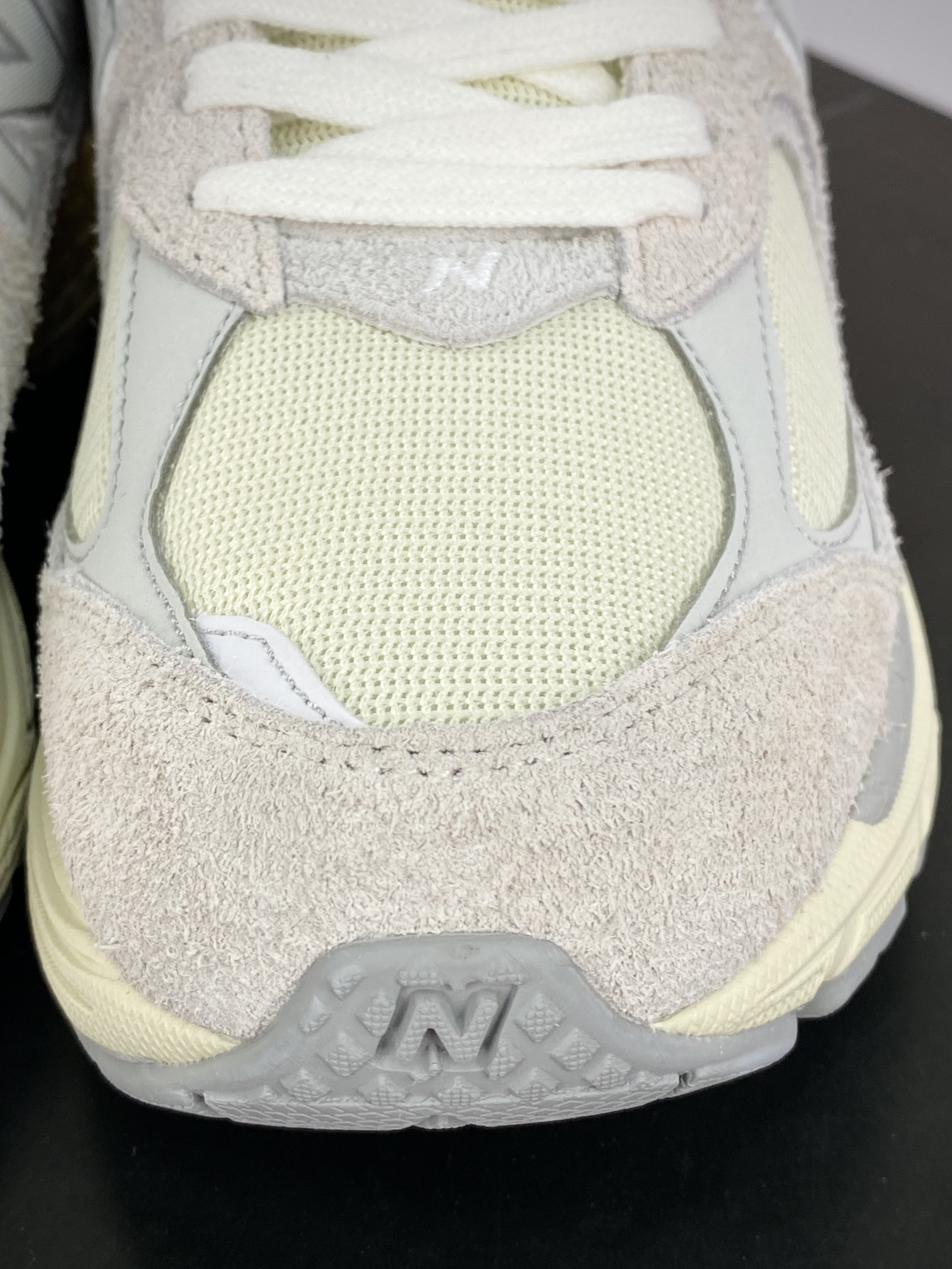 260 NB新百伦New Balance 2002R"Linen with/Slate Grey"系列低帮慢跑鞋“麂皮工装奶油白灰”M2002REK