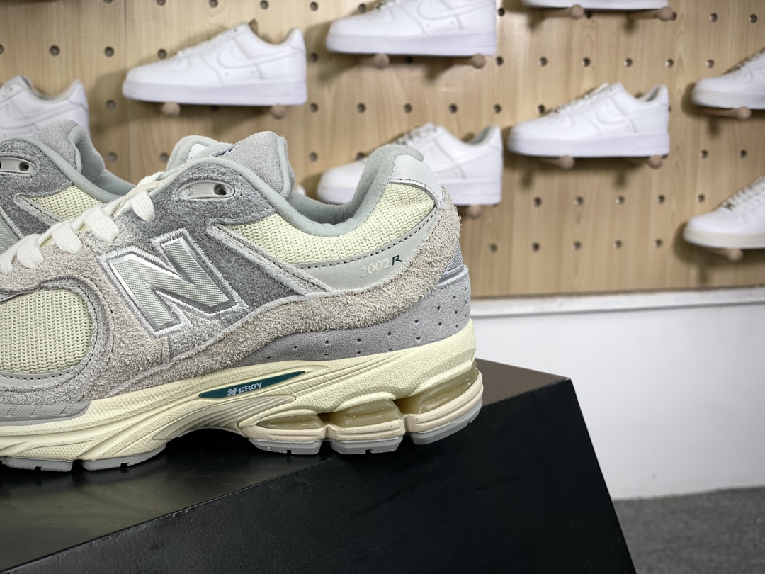 260 NB新百伦New Balance 2002R"Linen with/Slate Grey"系列低帮慢跑鞋“麂皮工装奶油白灰”M2002REK