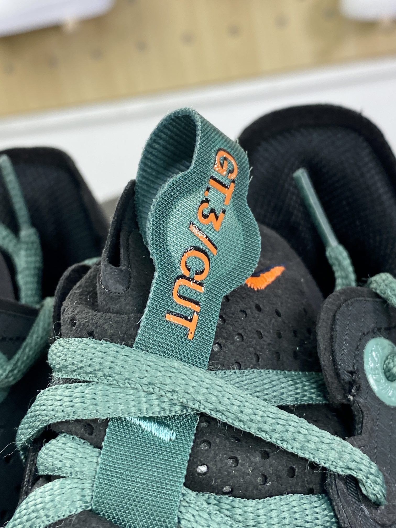 300 Nike Air Zoom GT Cut 3"Miami Hurricanes"超跑篮球鞋“黑绿橙耐克迈阿密飓风队”DV2913-001