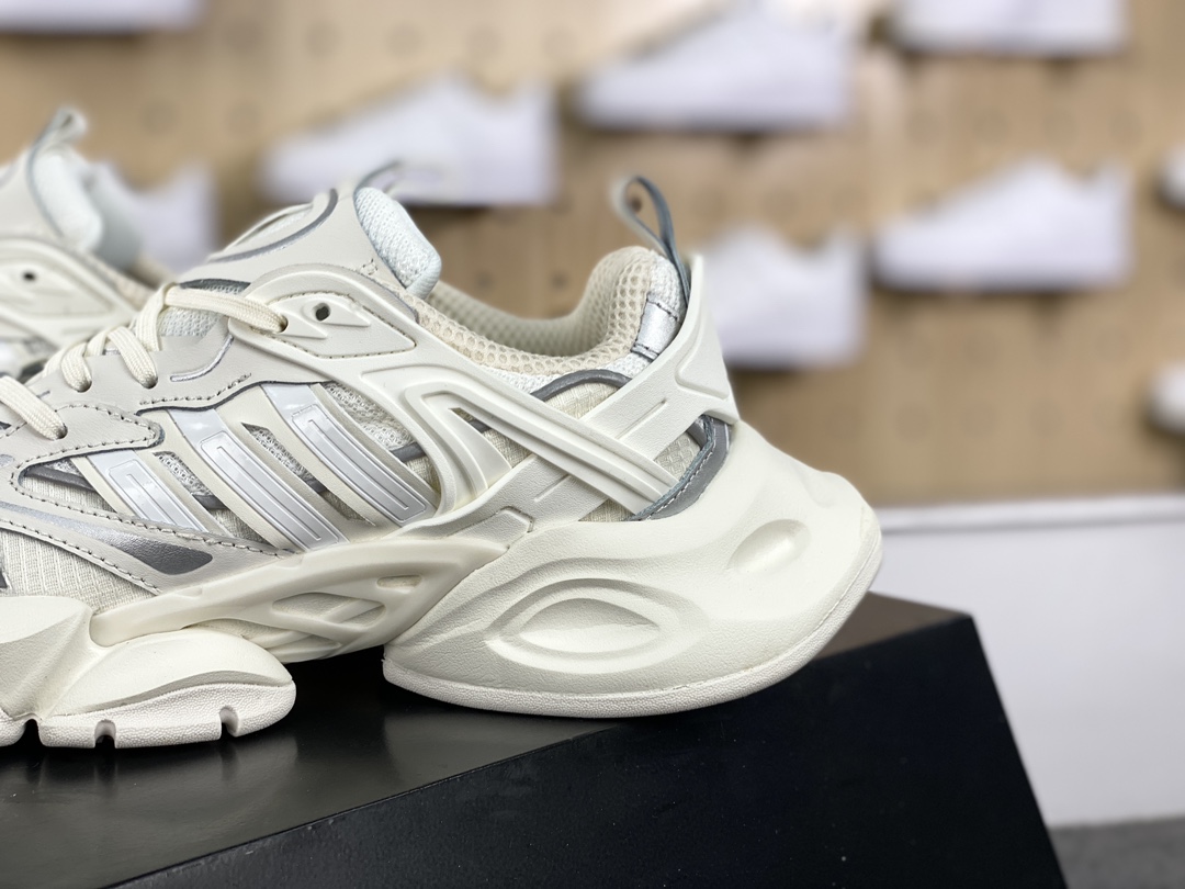 240 Adidas XLG Runner Deluxe 跑步者豪华版系列低帮慢跑鞋“奶白银”IH7795