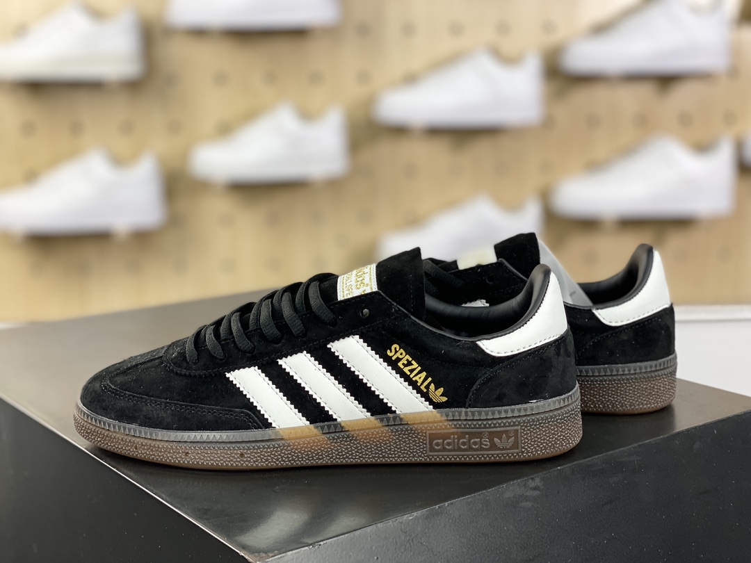 160 阿迪达斯Adidas Originals Handball SPZL 板鞋“麂皮黑白金LOGO焦糖底”DB3021