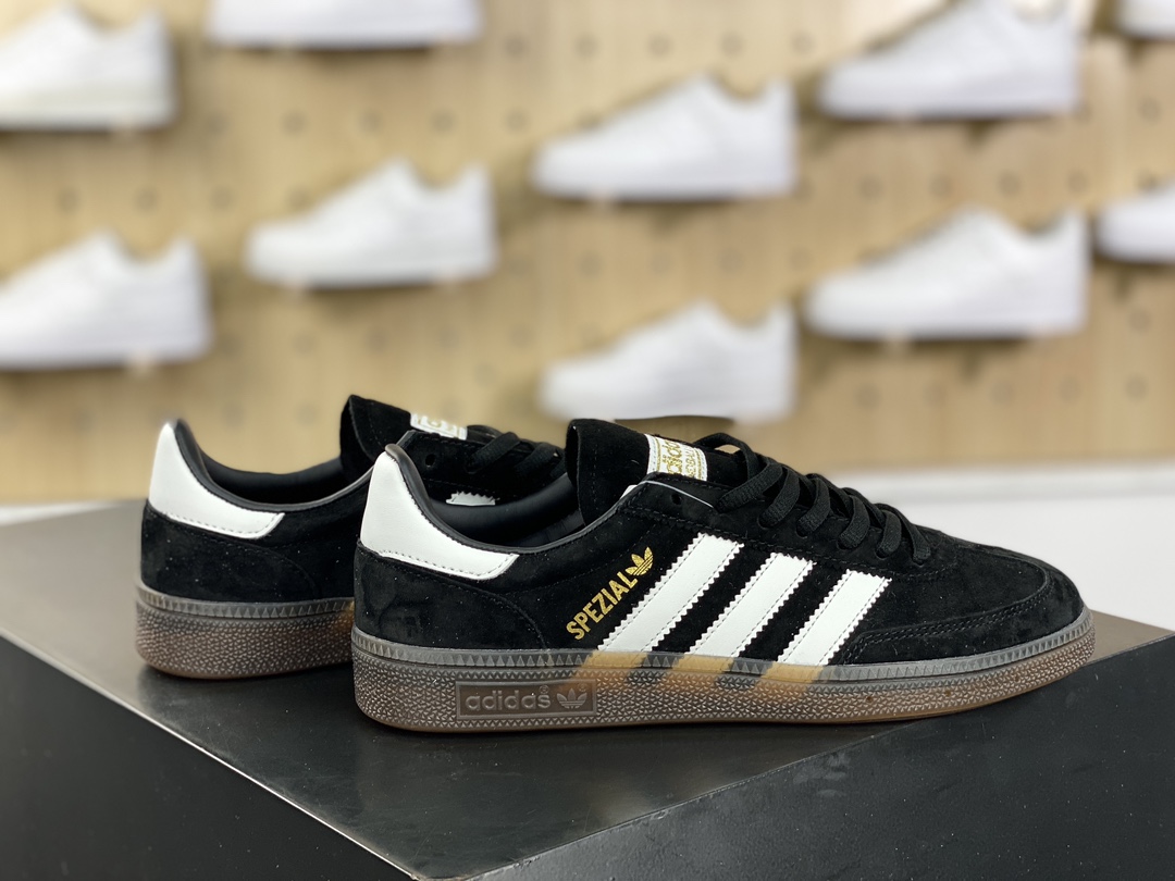 160 阿迪达斯Adidas Originals Handball SPZL 板鞋“麂皮黑白金LOGO焦糖底”DB3021