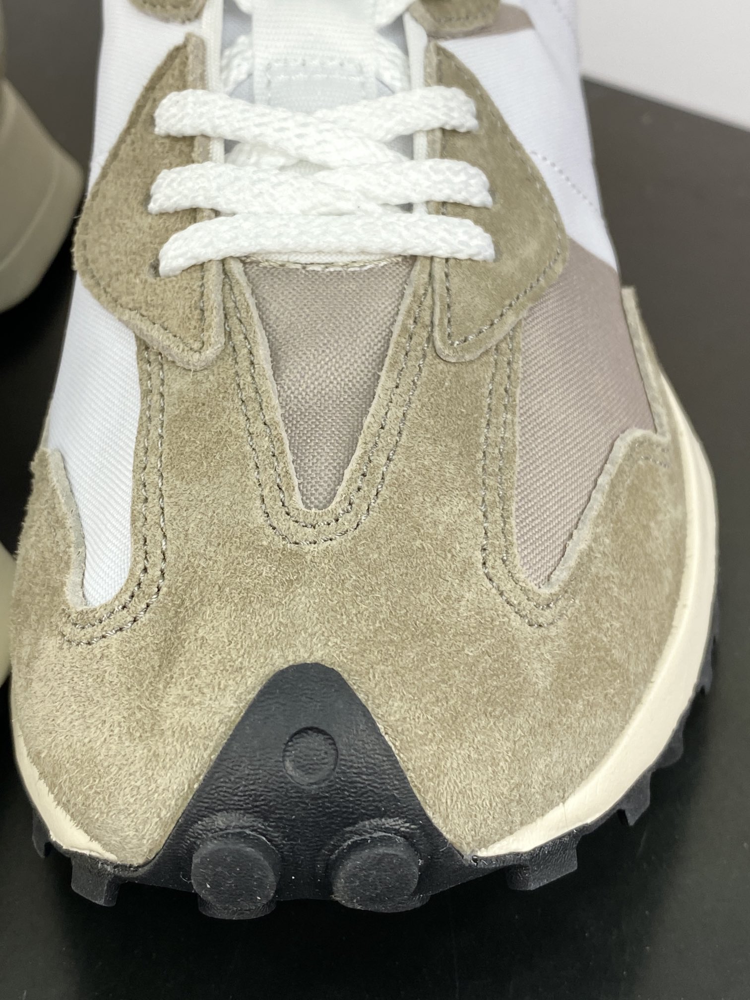 180 新百伦New Balance MS327系列低帮复古休闲运动慢跑鞋“浅骆色”MS327LH1