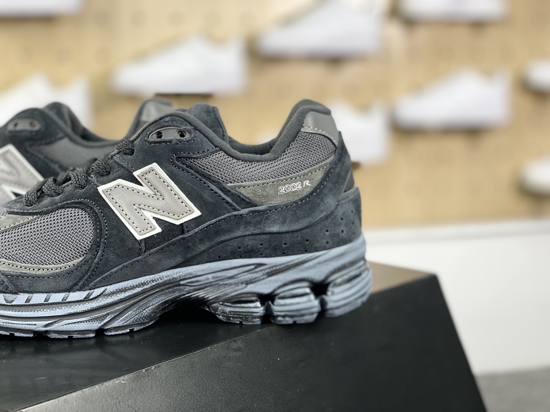 260 新百伦New Balance 2002R系列低帮复古老爹慢跑鞋“麂皮煤黑灰做旧”M2002RBV