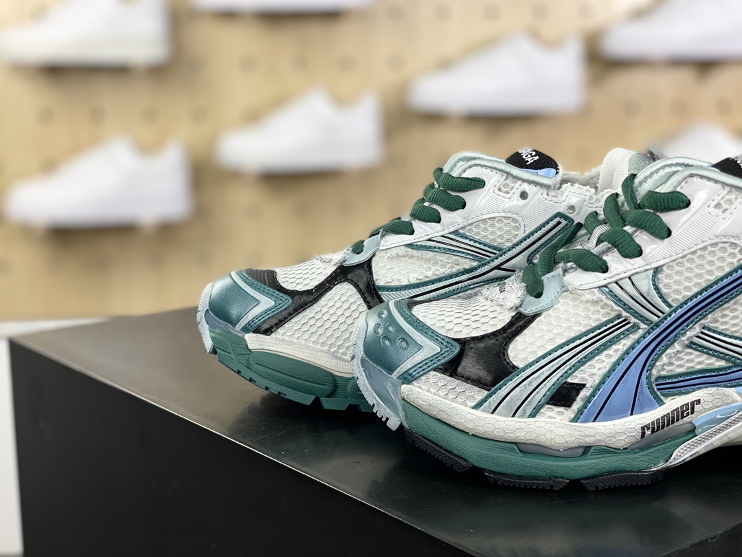 500 巴黎世家BALENCIAGA Runner Sneaker”White/Water Blue”慢跑鞋“解构破坏白水蓝涂鸦LOGO”772767 W3RBW 063