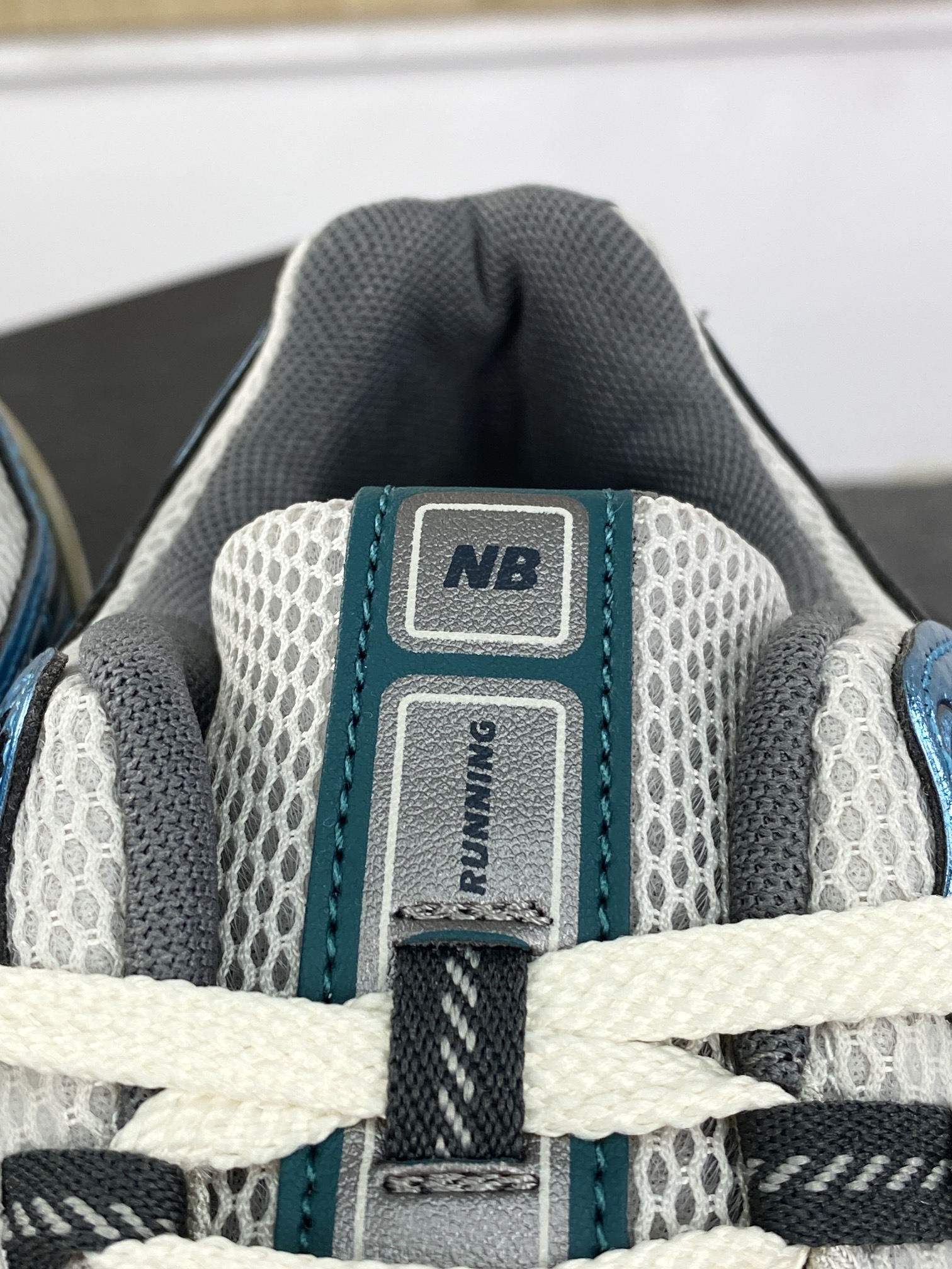 240 新百伦New Balance M1906R”New Spruce”系列低帮复慢跑鞋“云杉白银棕科技蓝”M1906RRC