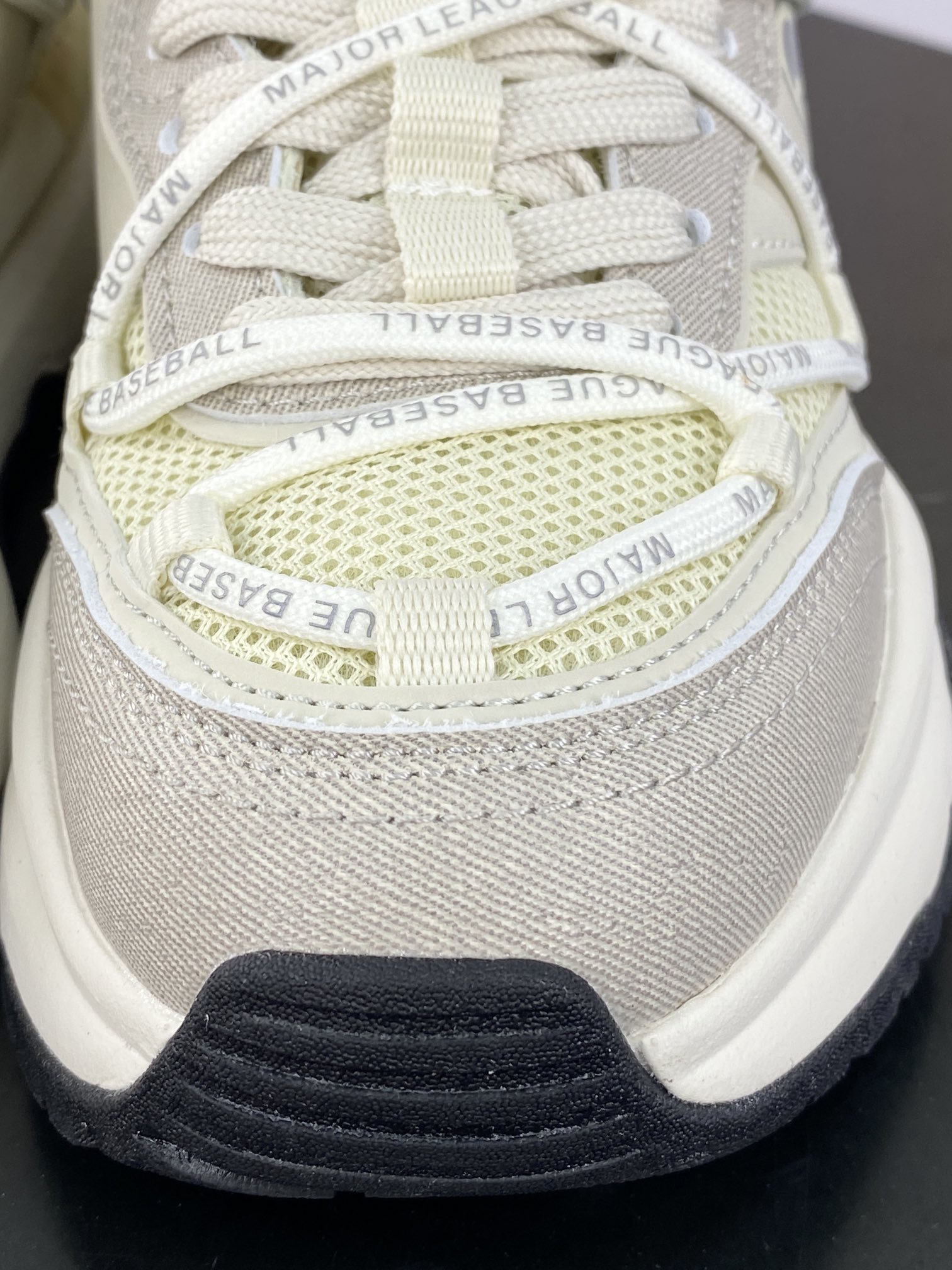 Boston Red x MLB Chunky Runner Liner Lace Liner running shoes ”Cream White Gray B Letter Print Lace” 3ARNCRA4N-GP001