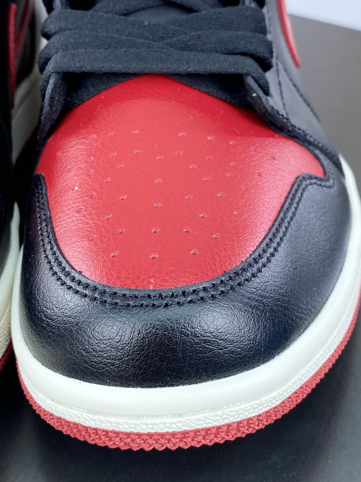 Nike Air Jordan 1 Low ”Bred Sail” AJ1 Jordan first generation low-top classic basketball shoes ”Black and Red Small Forbidden” DC0774-061