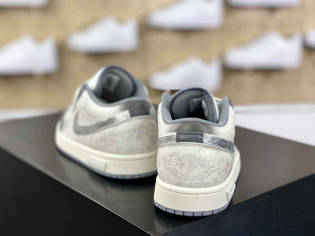 Nike Air Jordan 1 Low ”Modern Mirror” AJ1 Jordan first generation low-top basketball shoes ”beige silver black perseverance flower rope” 553560-053