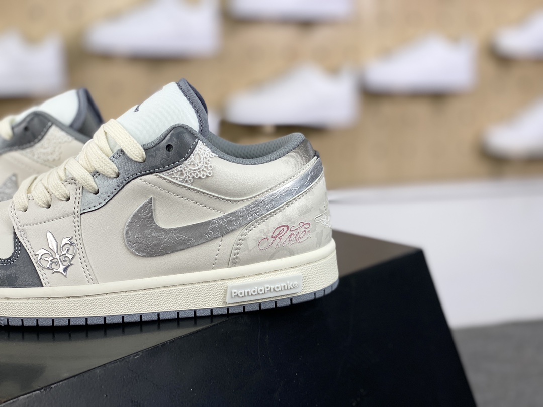 Nike Air Jordan 1 Low ”Modern Mirror” AJ1 Jordan first generation low-top basketball shoes ”beige silver black perseverance flower rope” 553560-053