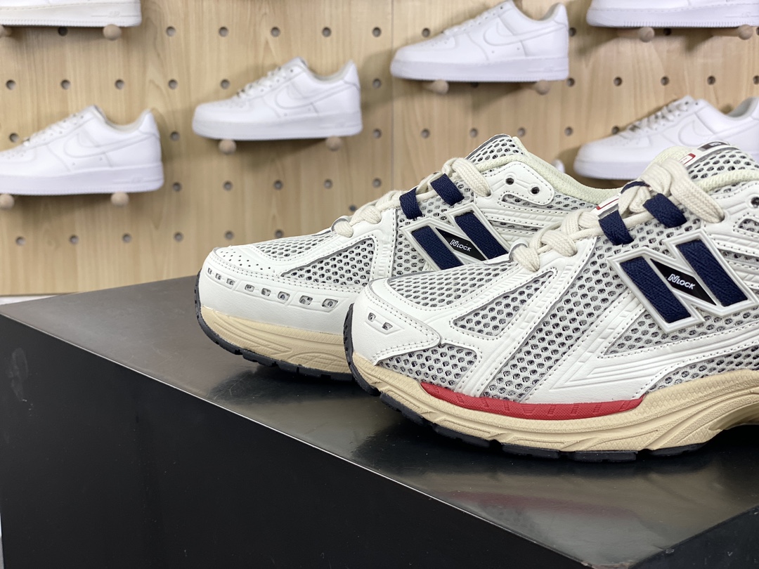 180 新百伦New Balance M1906R系列复古老爹慢跑鞋“网布白红午夜蓝”M1906RR