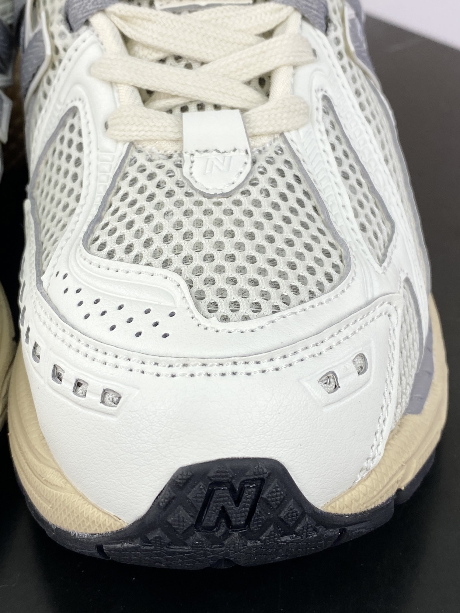 180 NB新百伦New Balance M1906R系列低帮慢跑鞋“网布米白灰”M1906RP