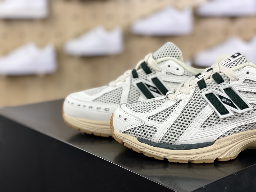 180 NB新百伦New Balance M1906R系列复古慢跑鞋“网布米白深绿灰”M1906RQ