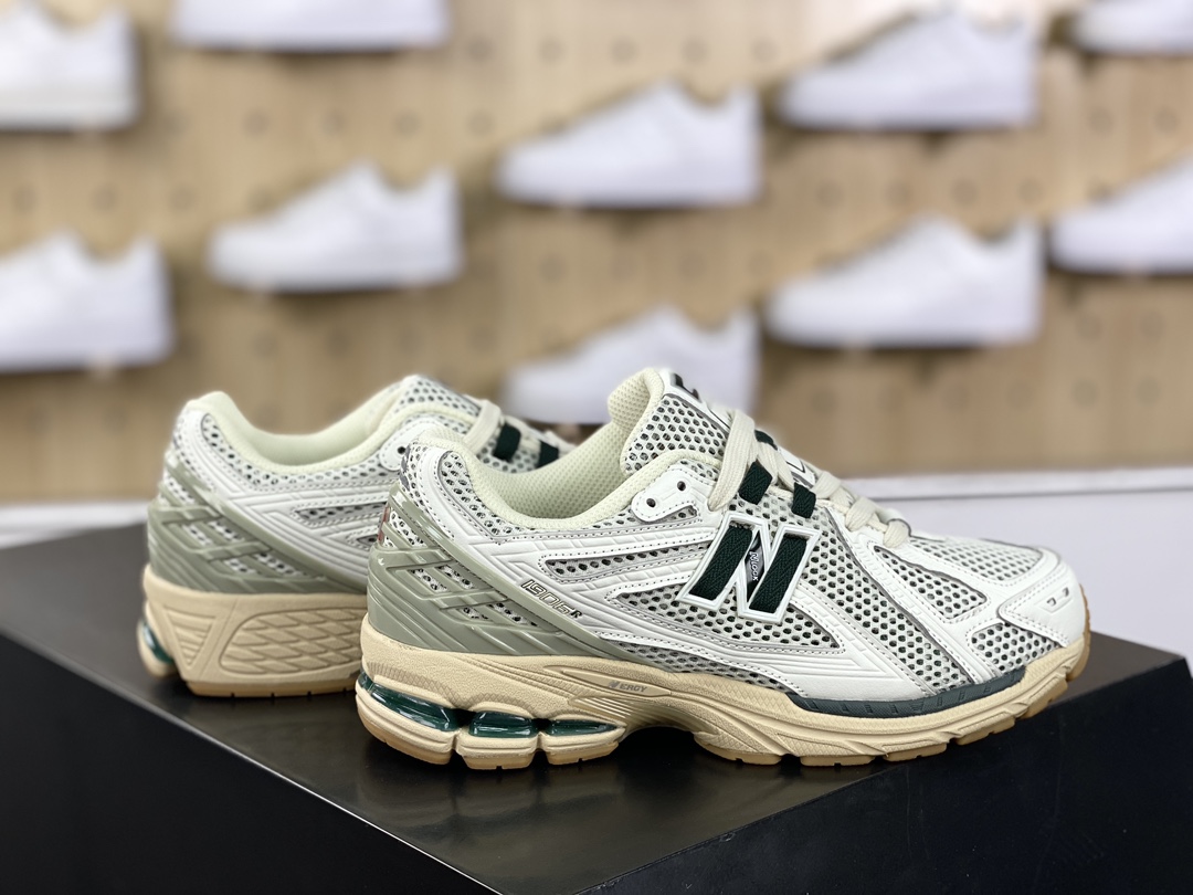 180 NB新百伦New Balance M1906R系列复古慢跑鞋“网布米白深绿灰”M1906RQ