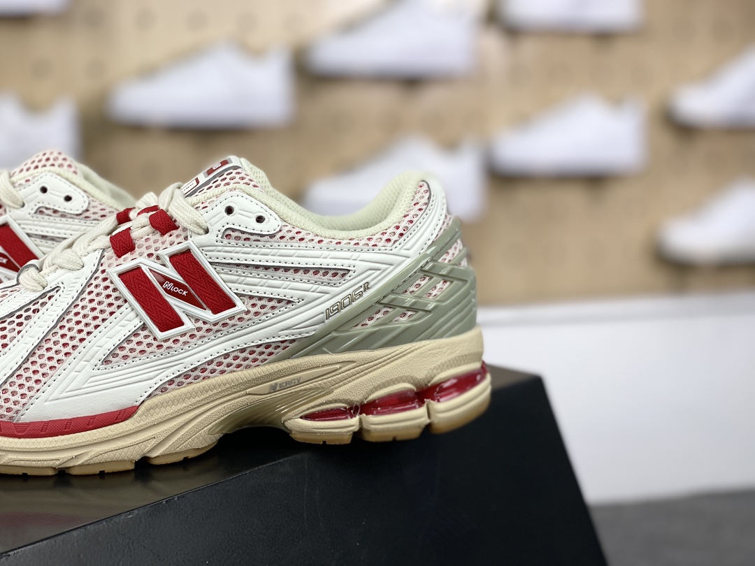 180 新百伦New Balance M1906R系列复古老爹风慢跑鞋“网布白灰大学红”M1906RO