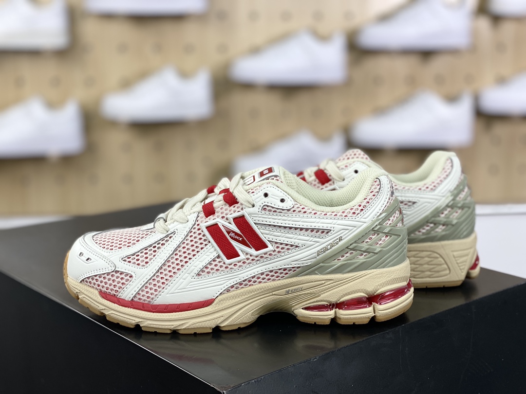 180 新百伦New Balance M1906R系列复古老爹风慢跑鞋“网布白灰大学红”M1906RO