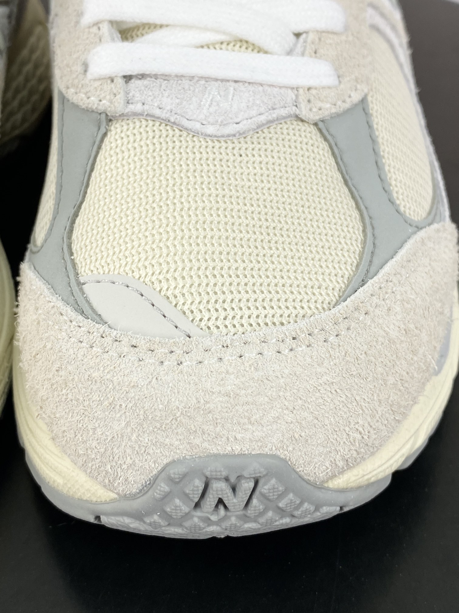 200 NB新百伦New Balance 2002R”Linen With/Slate Grey”系列低帮慢跑鞋“麂皮工装奶油白灰”M2002REK