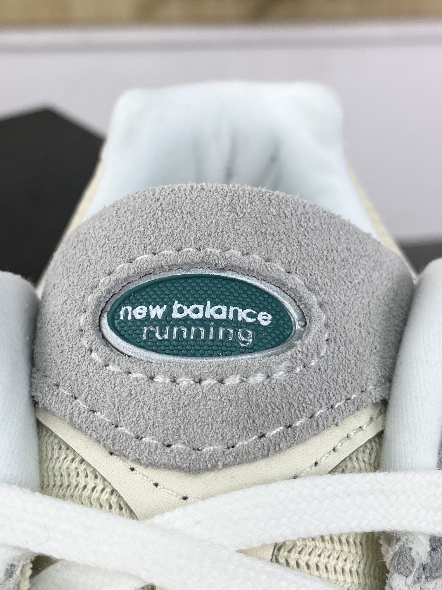 200 NB新百伦New Balance 2002R”Linen With/Slate Grey”系列低帮慢跑鞋“麂皮工装奶油白灰”M2002REK