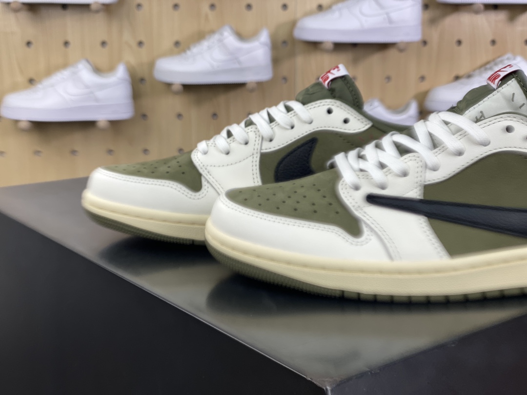 400 Travis Scott x Nike Air Jordan 1 Low OG"Medium Olive"AJ1乔丹一代篮球鞋“TS联名反转橄榄绿白黑倒钩10.0”DM7866-200