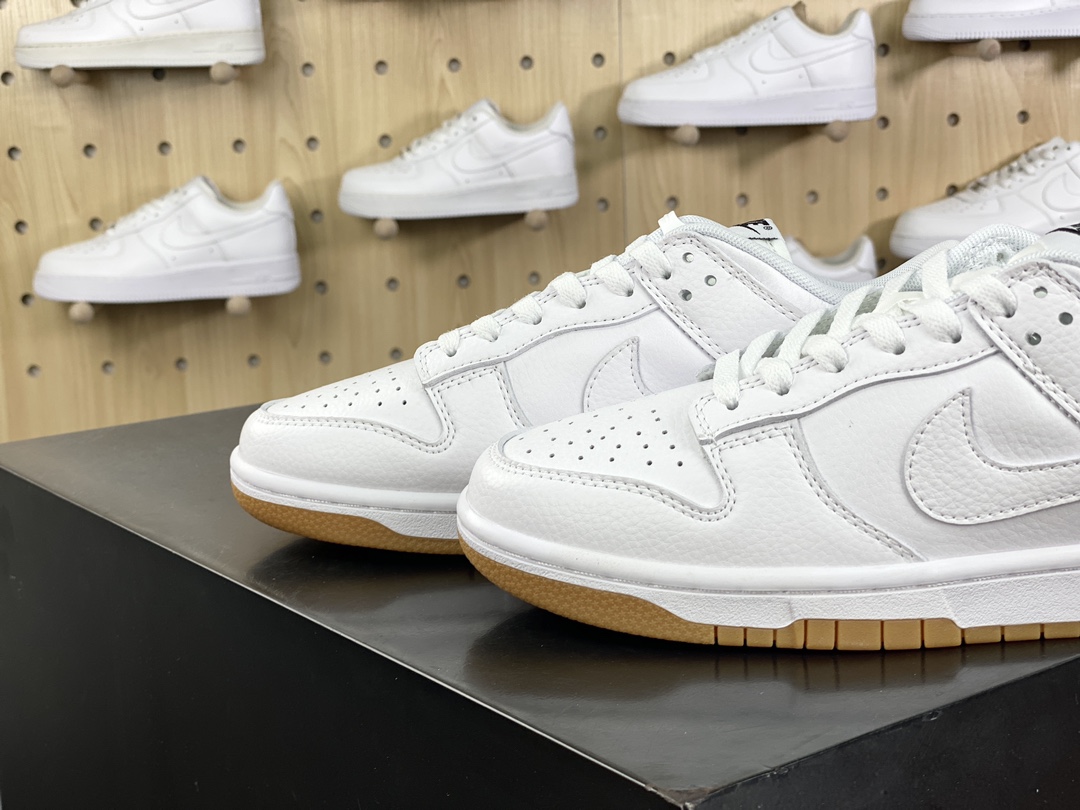 200 耐克Nike SB Dunk Low"White/Gum"扣篮系列低帮休闲板鞋“皮革白生胶底”311369-100