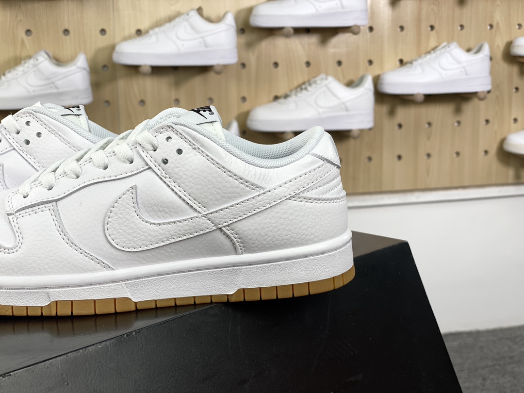 200 耐克Nike SB Dunk Low"White/Gum"扣篮系列低帮休闲板鞋“皮革白生胶底”311369-100