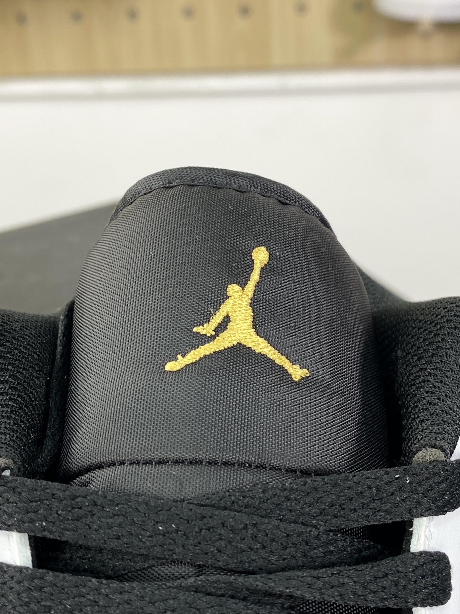 200 耐克Nike Air Jordan 1 Low"White/Black/Metallic Gold"AJ1乔丹一代篮球鞋“白黑金钩”553558-172