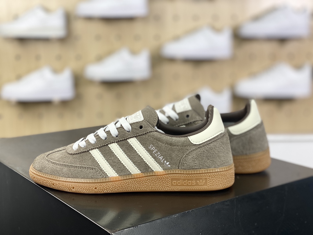 140 阿迪达斯Adidas Originals Handball SPZL 手球运动员系列板鞋“翻毛可可棕奶白焦糖底”IE6490