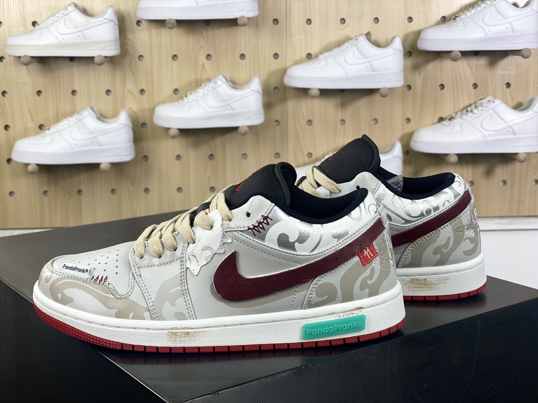 280 耐克Nike Air Jordan 1 Low"Year of the Dragon"AJ1乔丹一代低帮篮球鞋“米灰红游龙则灵绑绳”553558-066