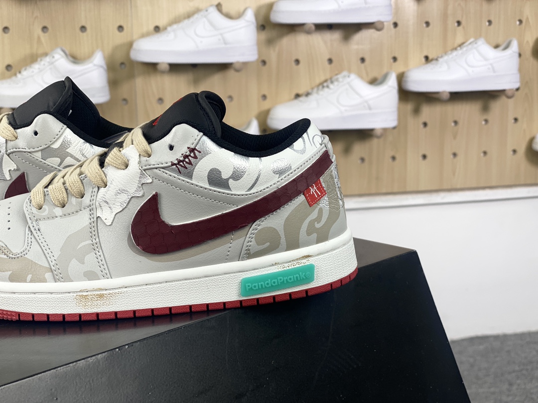 280 耐克Nike Air Jordan 1 Low"Year of the Dragon"AJ1乔丹一代低帮篮球鞋“米灰红游龙则灵绑绳”553558-066