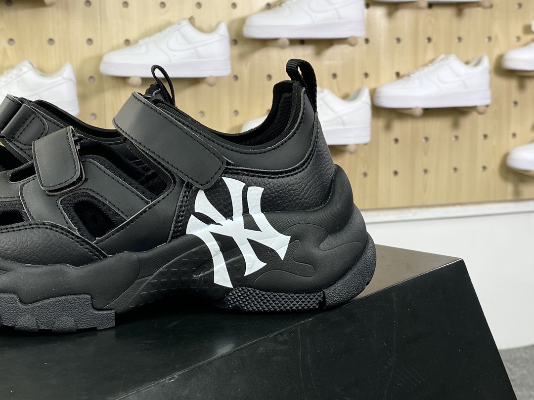 180 队New York Yankees x MLB Big Ball Chunky Mask Sandal 系列慢凉鞋鞋“黑白NY印花”3ASDCH133-GP007C