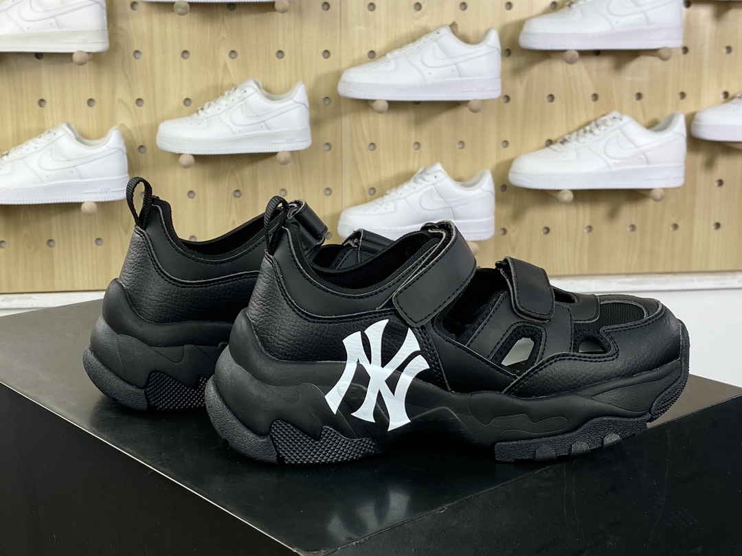 180 队New York Yankees x MLB Big Ball Chunky Mask Sandal 系列慢凉鞋鞋“黑白NY印花”3ASDCH133-GP007C