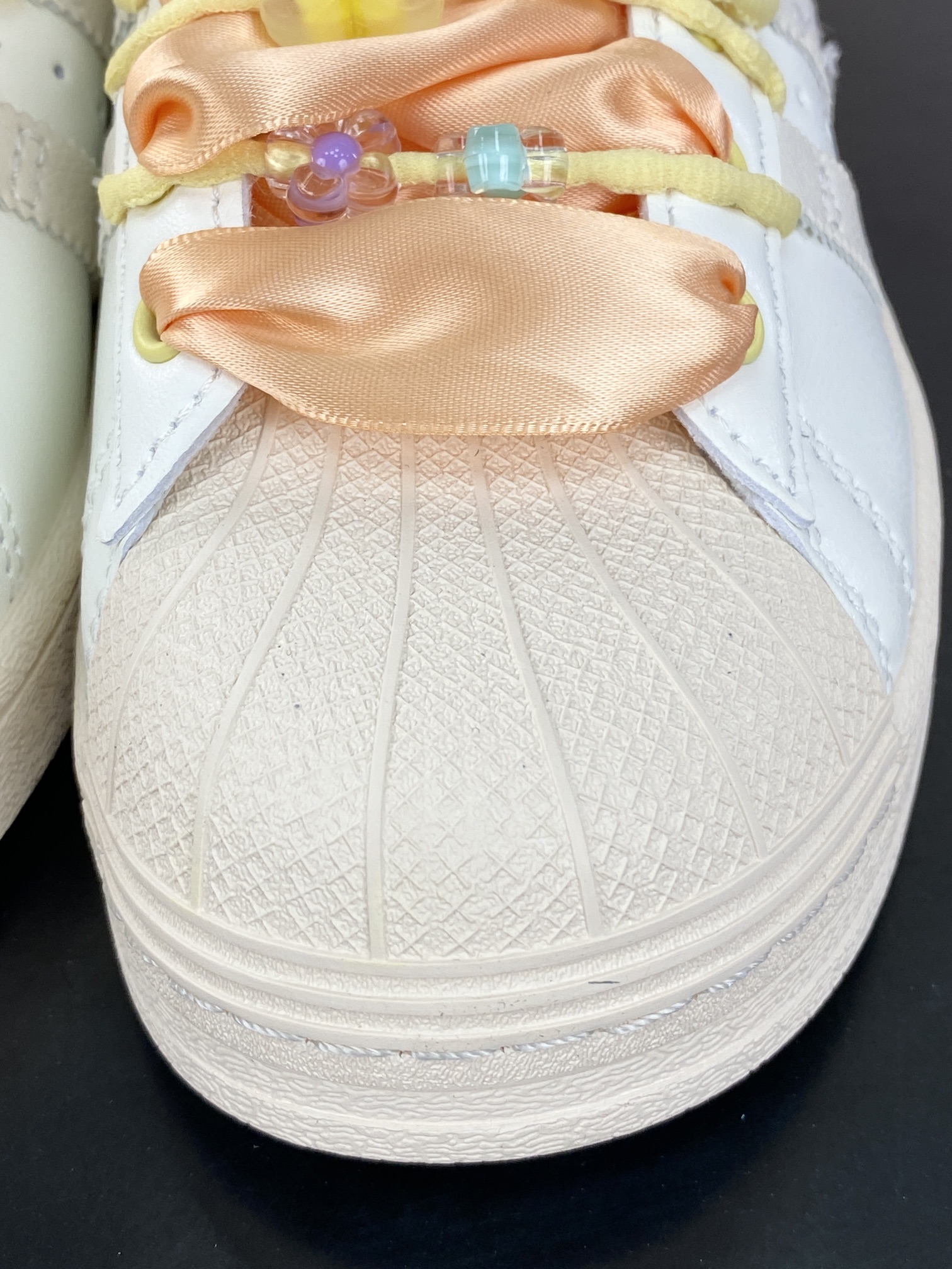 220 三叶草Adidas Originals Superstar”Cream White/Yellow”经典贝壳头板鞋“皮革白黄马卡龙鞋饰”IF1805