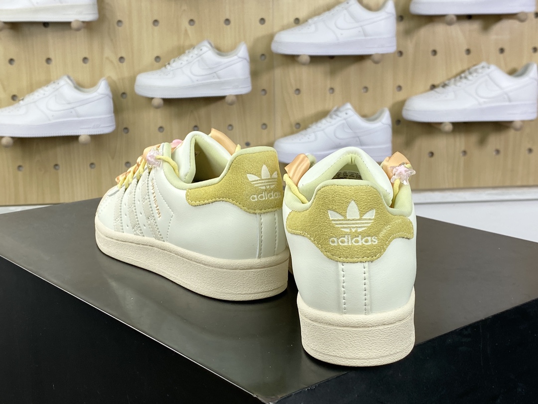 220 三叶草Adidas Originals Superstar”Cream White/Yellow”经典贝壳头板鞋“皮革白黄马卡龙鞋饰”IF1805