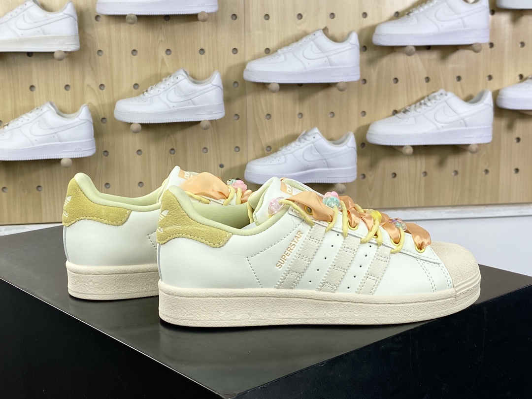 220 三叶草Adidas Originals Superstar”Cream White/Yellow”经典贝壳头板鞋“皮革白黄马卡龙鞋饰”IF1805