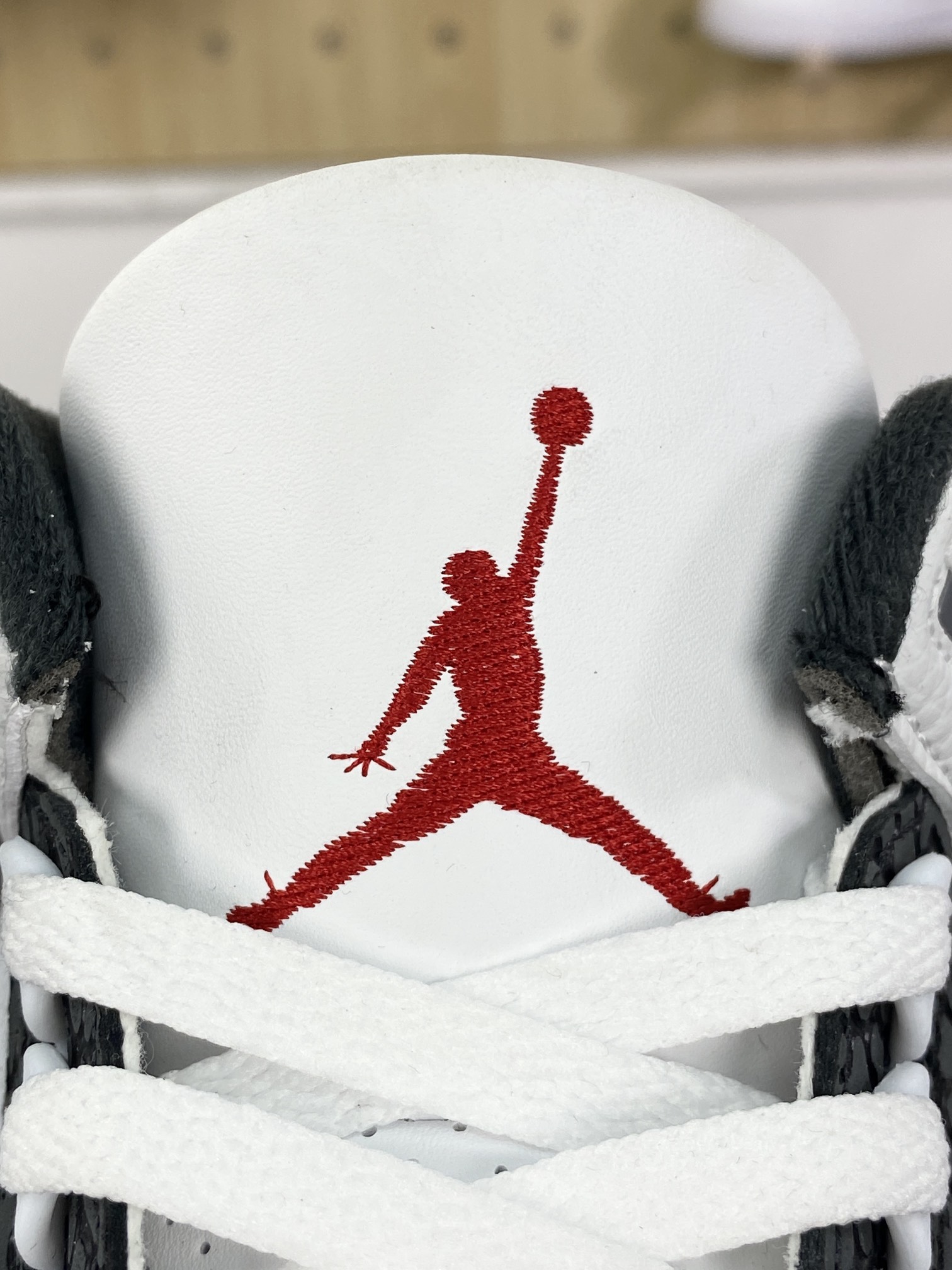 280 耐克Nike Air Jordan 3 Retro”Cement Grey”迈克尔·乔丹AJ3代中帮篮球鞋“白水泥深灰爆裂纹”CT8532-106