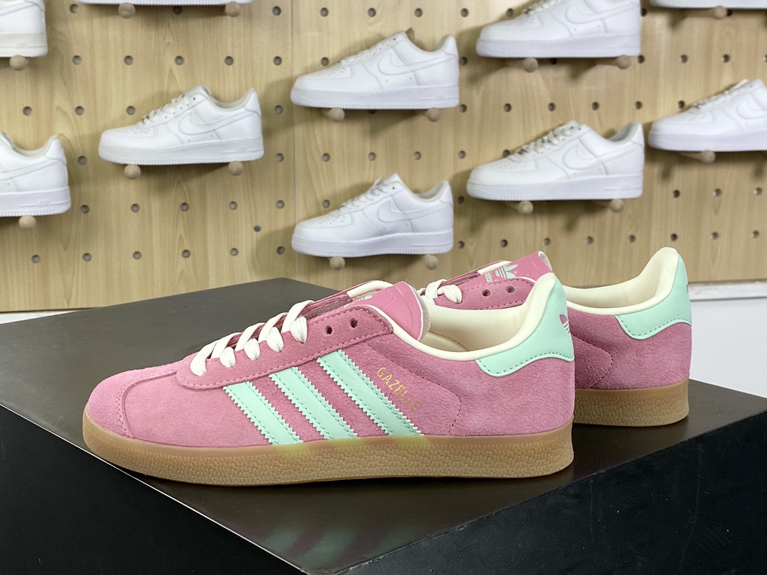 160 阿迪达斯Adidas Originals Gazelle 90 羚羊90复刻版板鞋“翻毛玫粉浅薄荷”IH5015