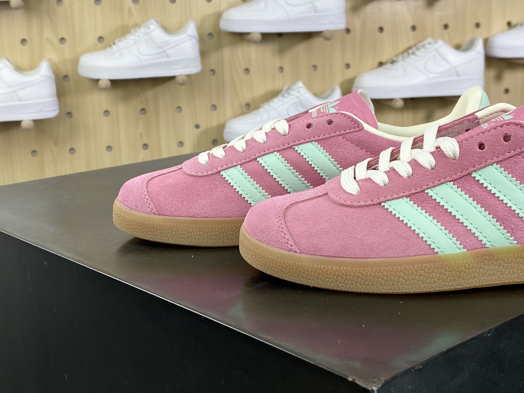 160 阿迪达斯Adidas Originals Gazelle 90 羚羊90复刻版板鞋“翻毛玫粉浅薄荷”IH5015