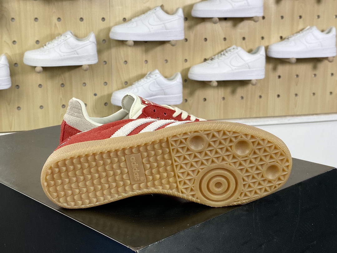 180 阿迪达斯/三叶草Adidas Originals Samba OG”Talchum Pack Scarlet”桑巴舞板鞋“联名米黄浅粉”IG8905